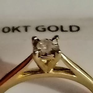 Genuine 10kt gold ring,